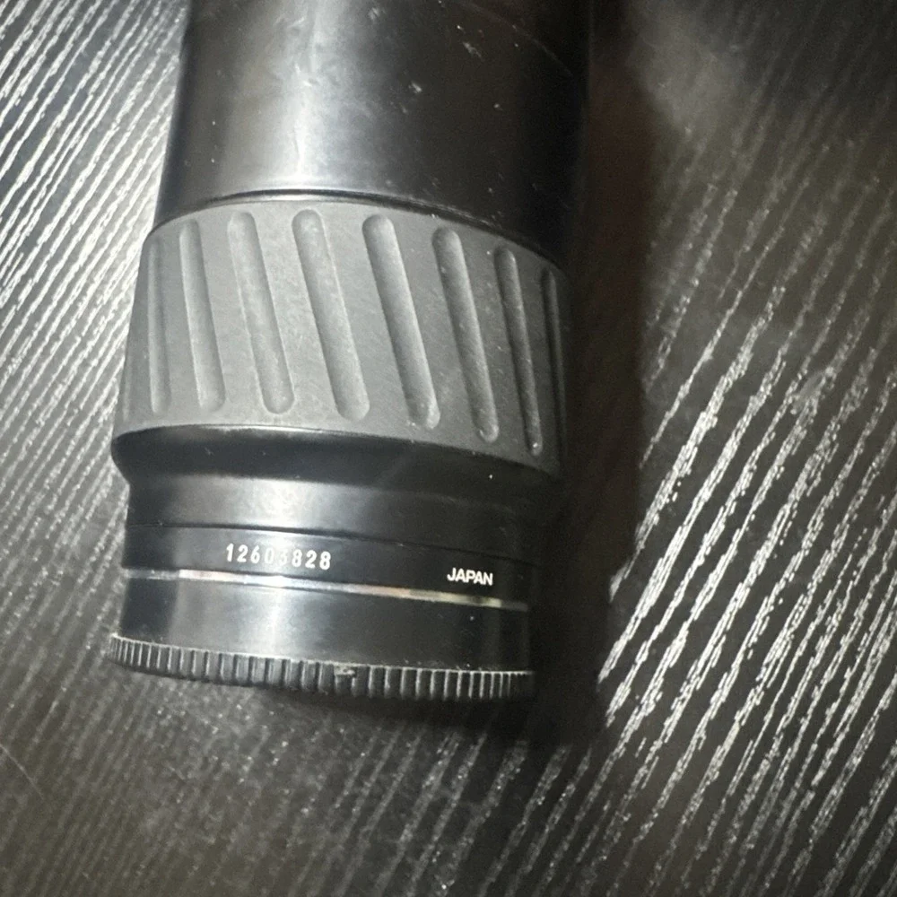 Minolta AF 75-300mm F/4.5-5.6 Zoom Lens from Japan